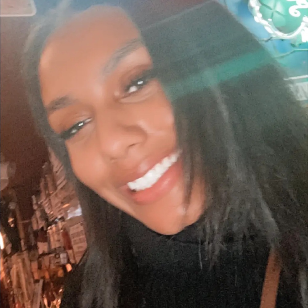 Meet your Posher, Keeley